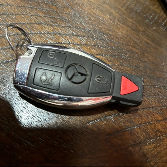 Mercedes Key Fob - Picture 1 of 2